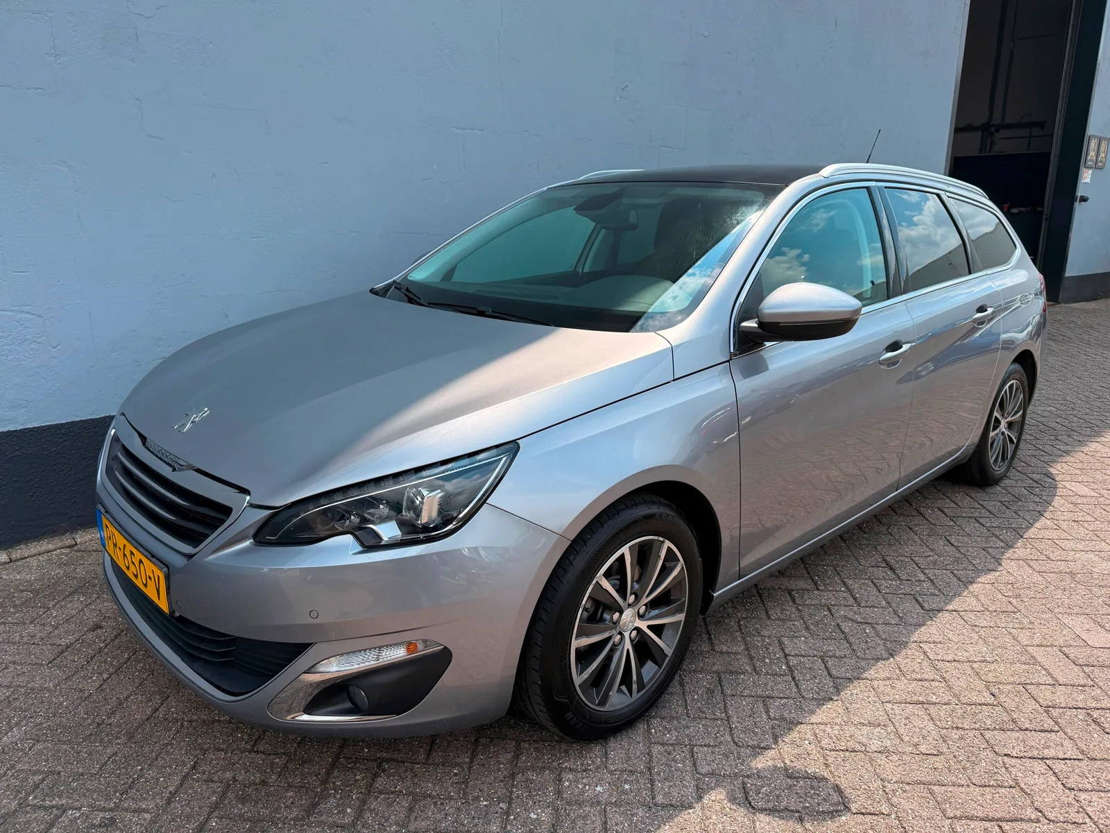 Peugeot 308 (2017) — foto 1