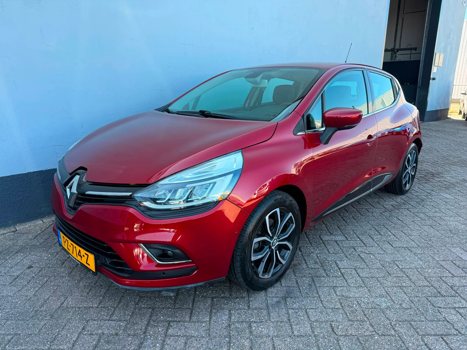 Renault Clio (2017) — foto 1