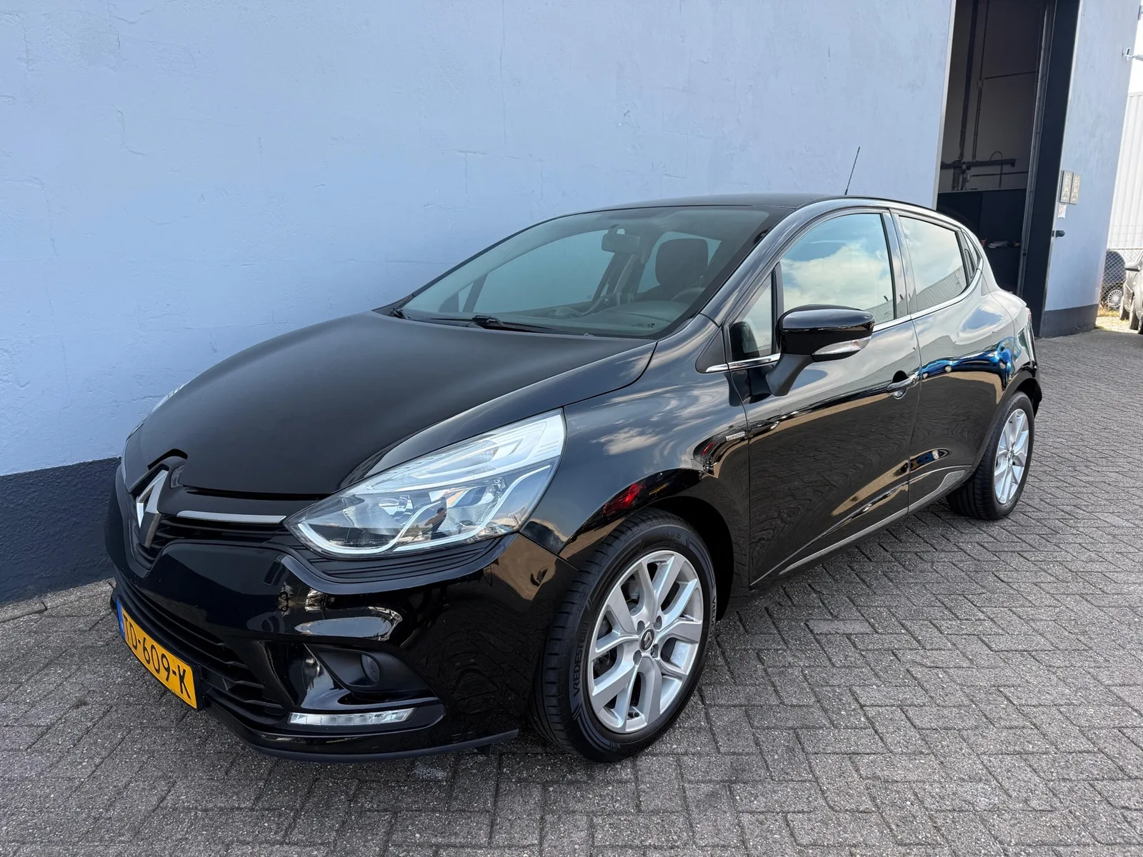 Renault Clio (2018) — foto 1