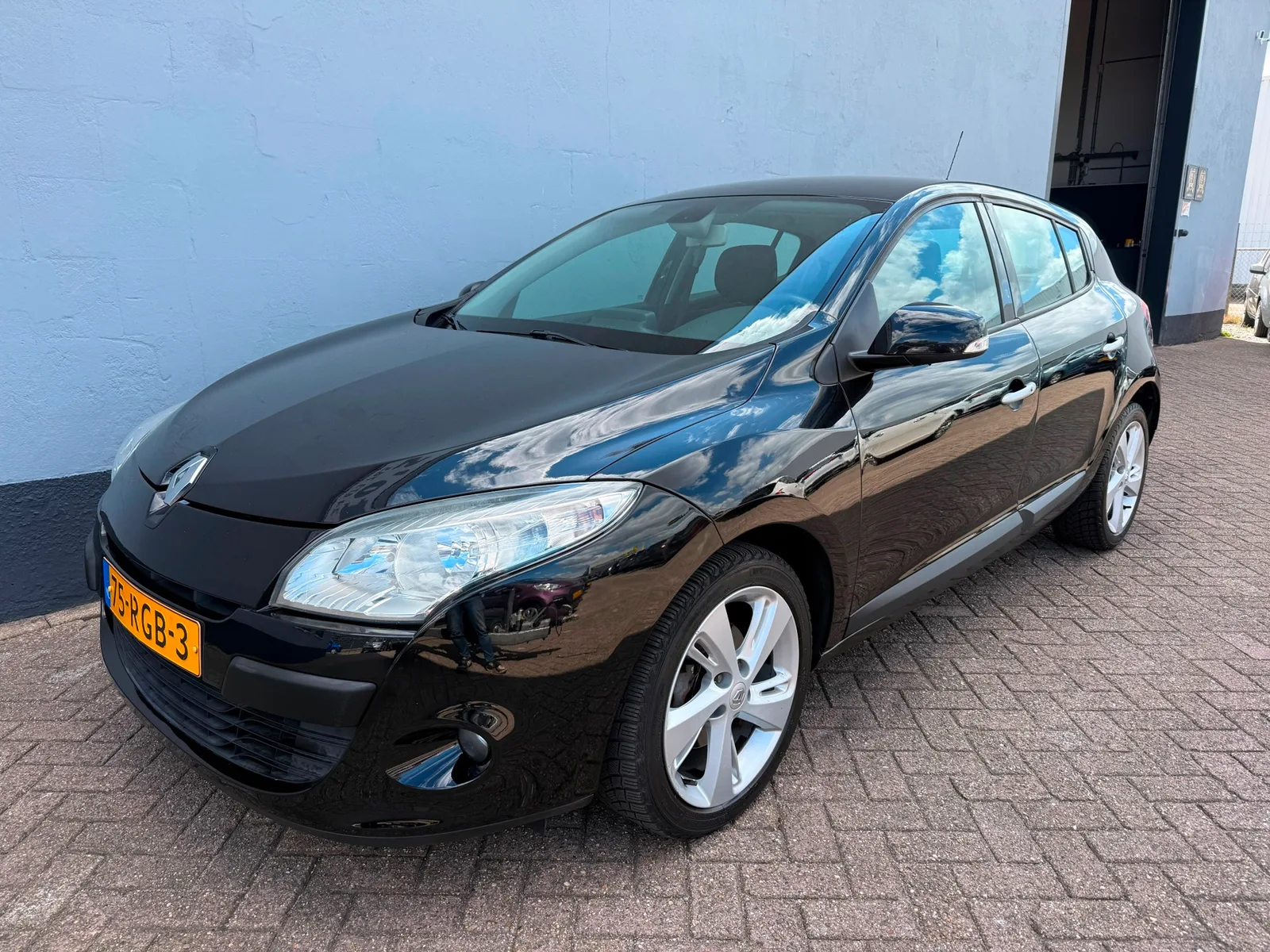 Renault Mégane (2011) — foto 1