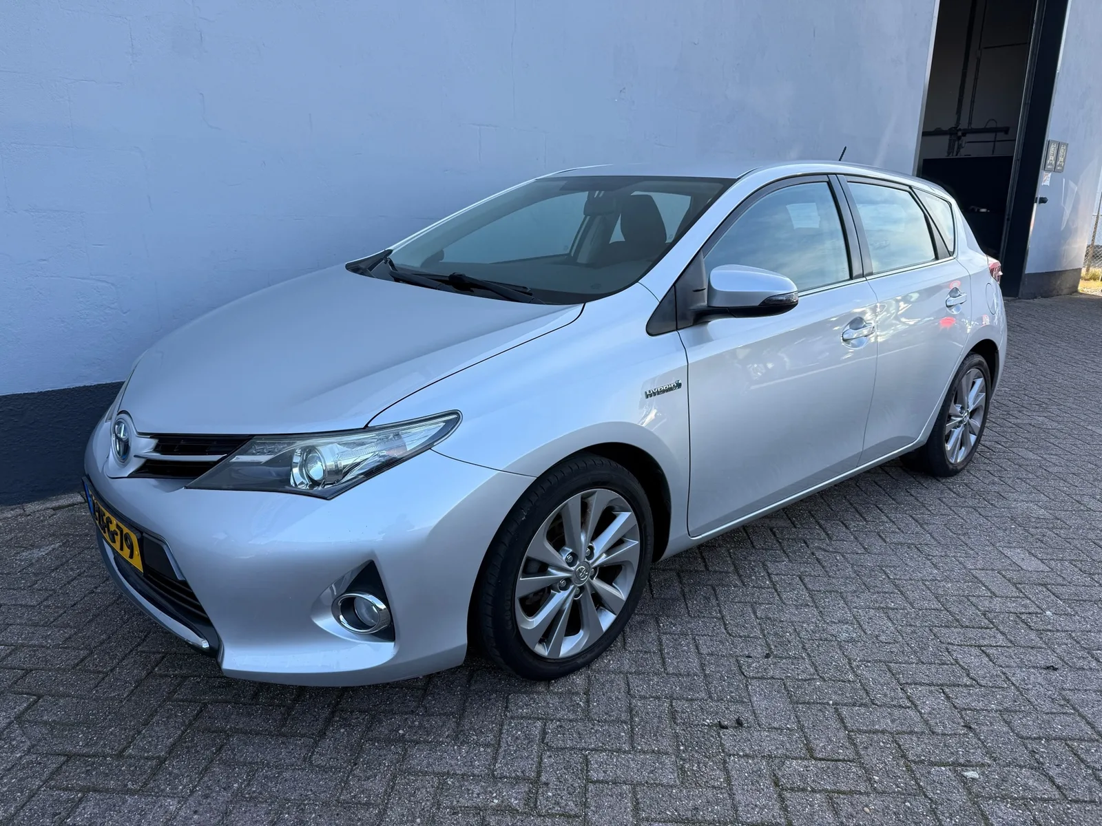 Toyota Auris (2013) — foto 1