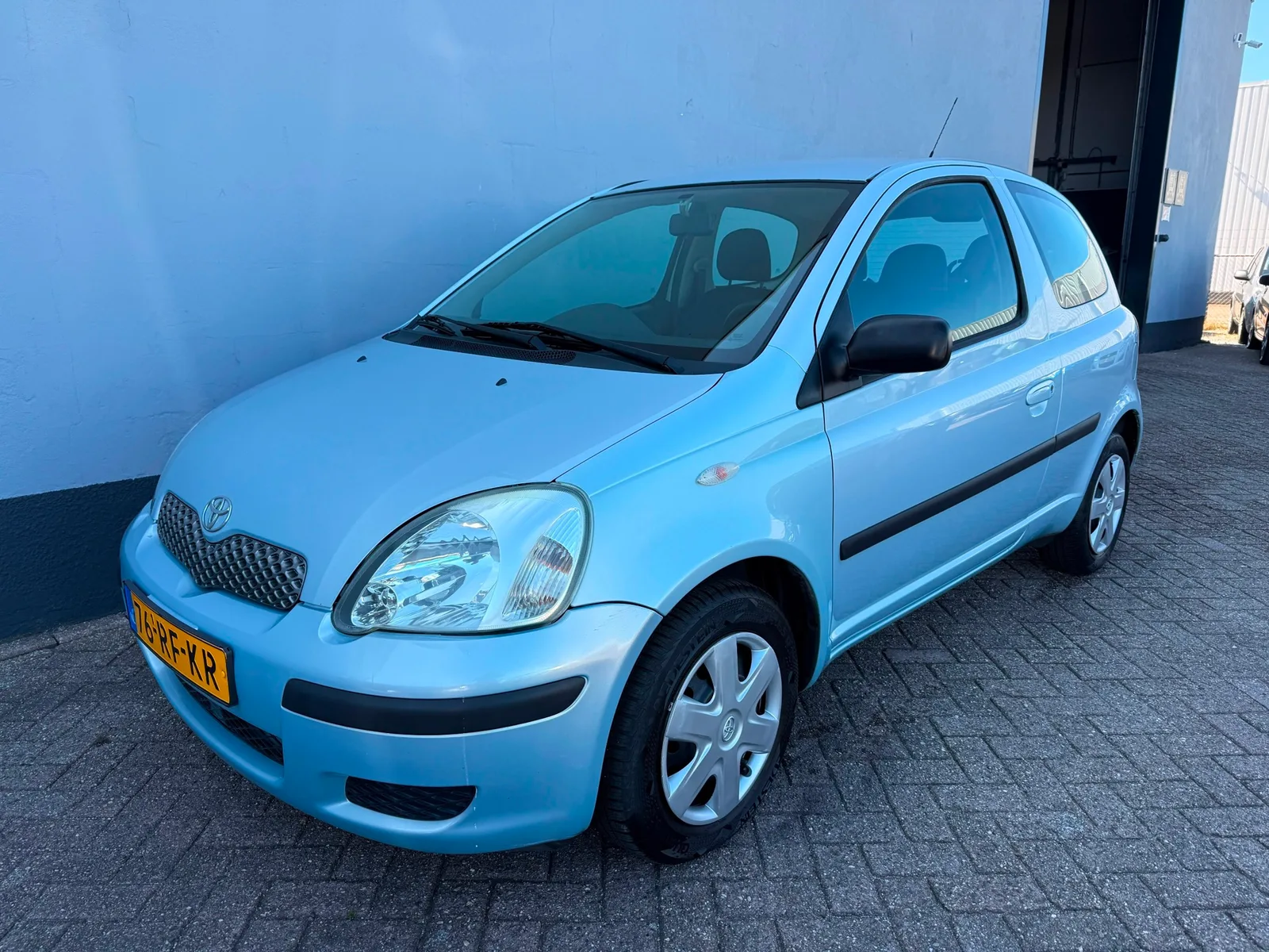 Toyota Yaris (2005) — foto 1