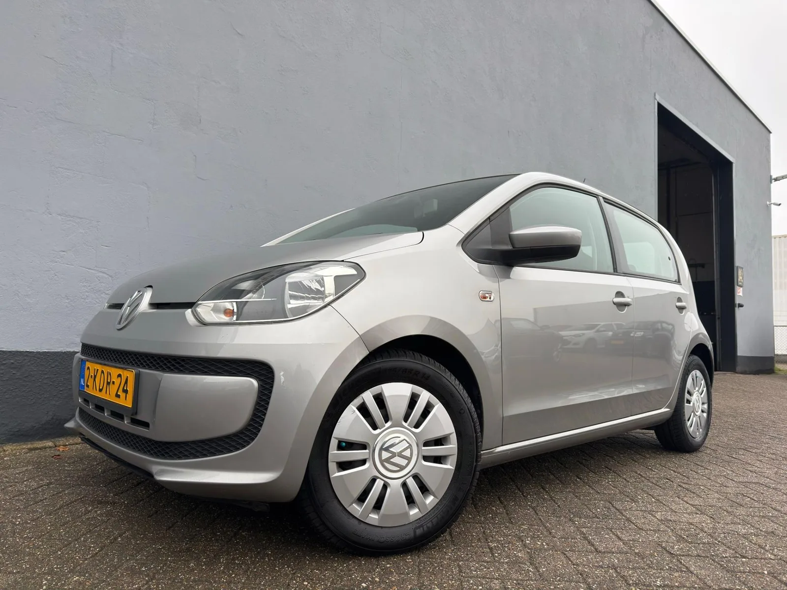 Volkswagen Up! (2013) — foto 1
