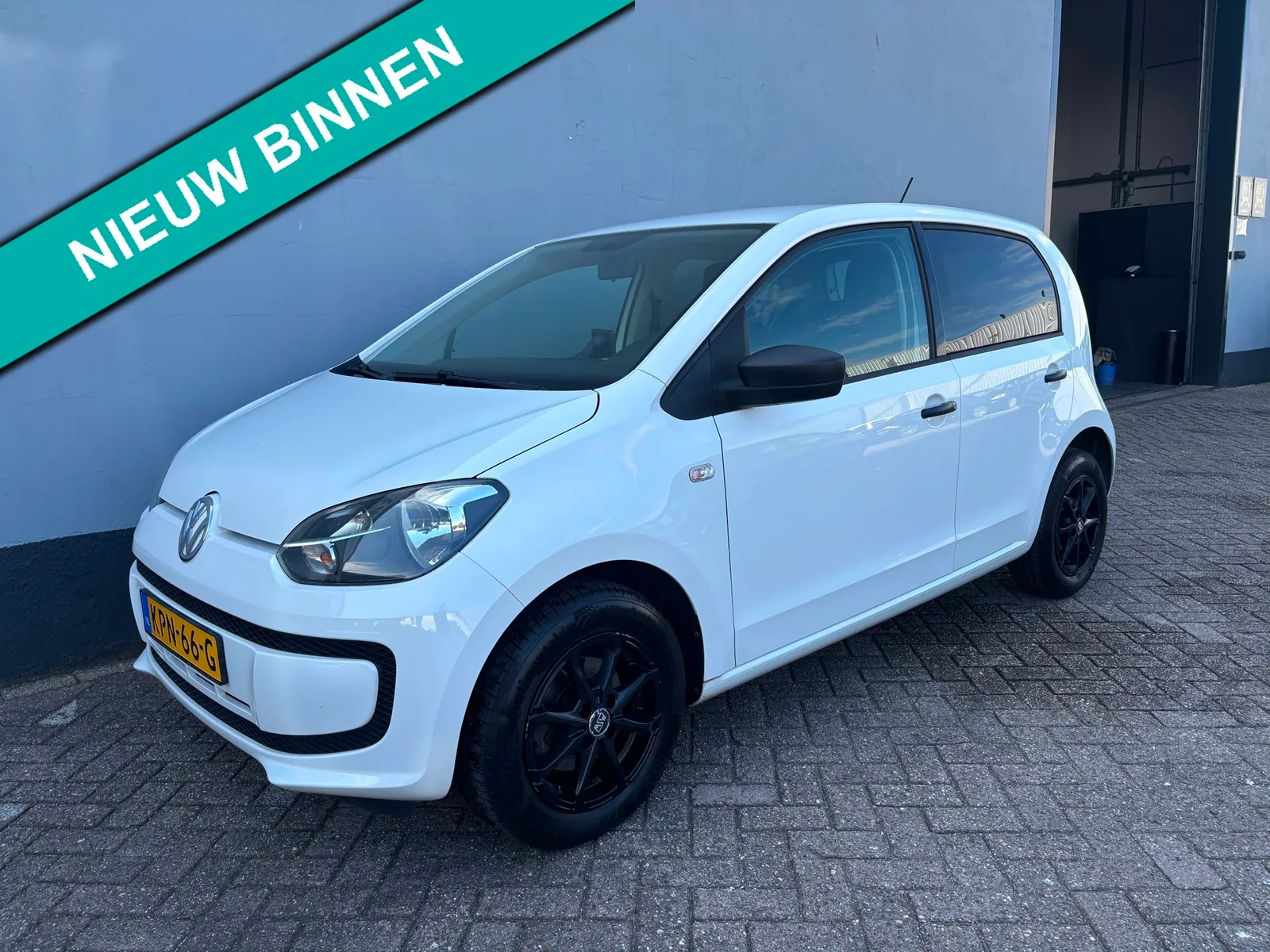 Volkswagen Up! (2015) — foto 1