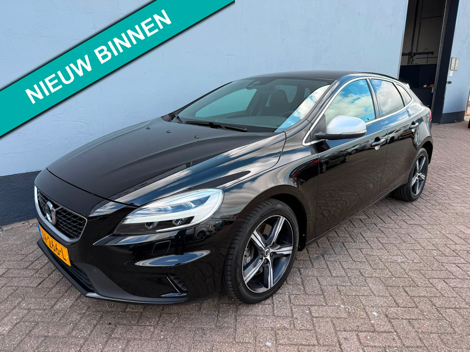 Volvo V40 (2016) — foto 1
