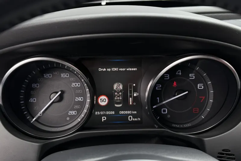 Jaguar XE (2015)