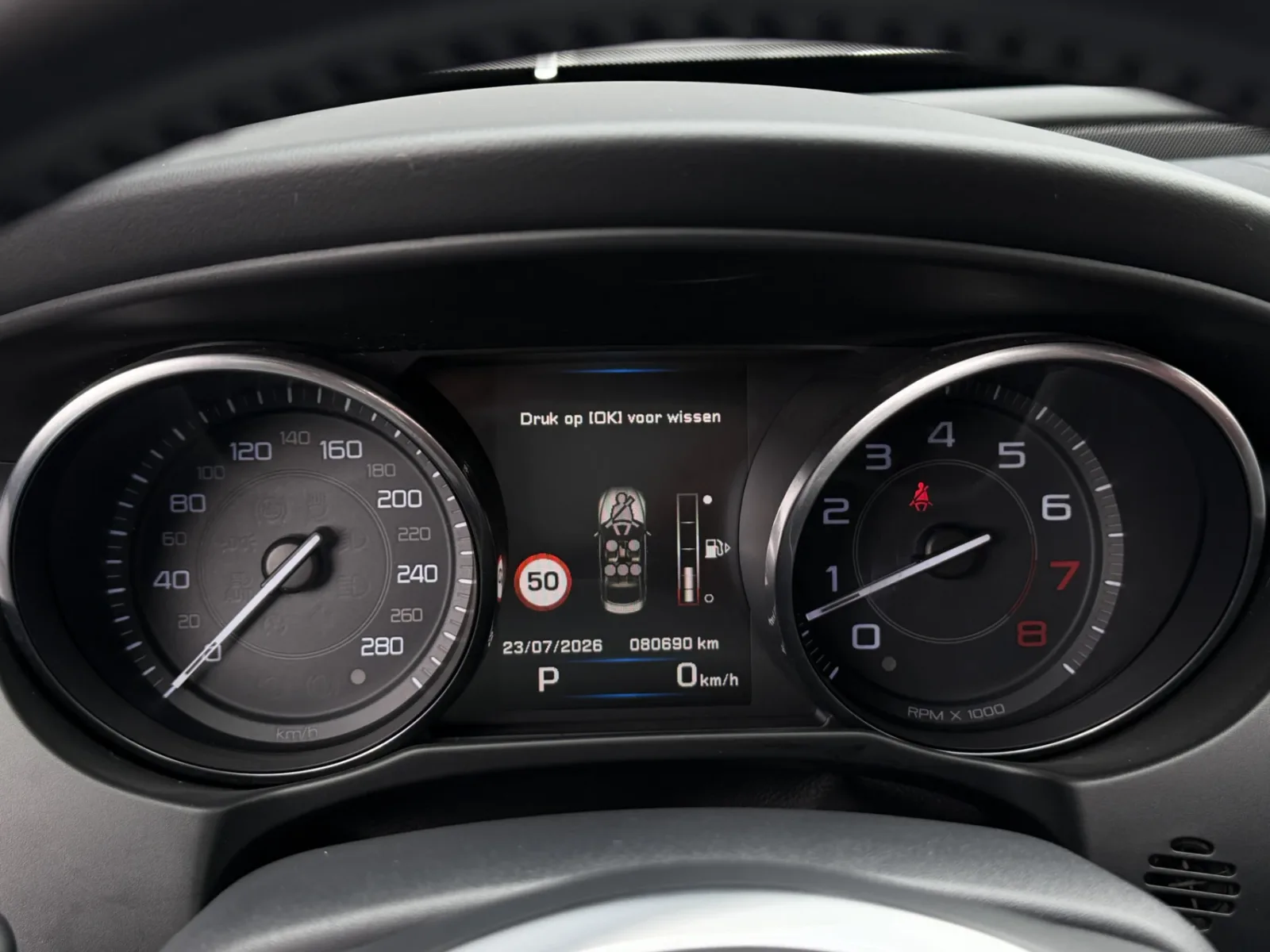 Jaguar XE (2015) — foto 1