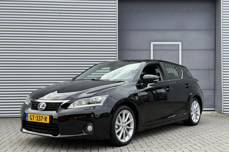 Lexus CT (2011)