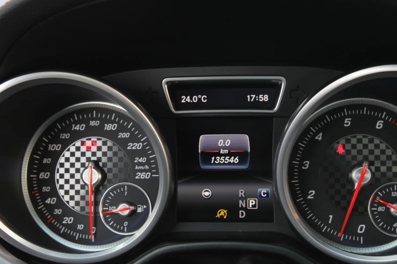 Mercedes-Benz GLE (2016) — foto 1