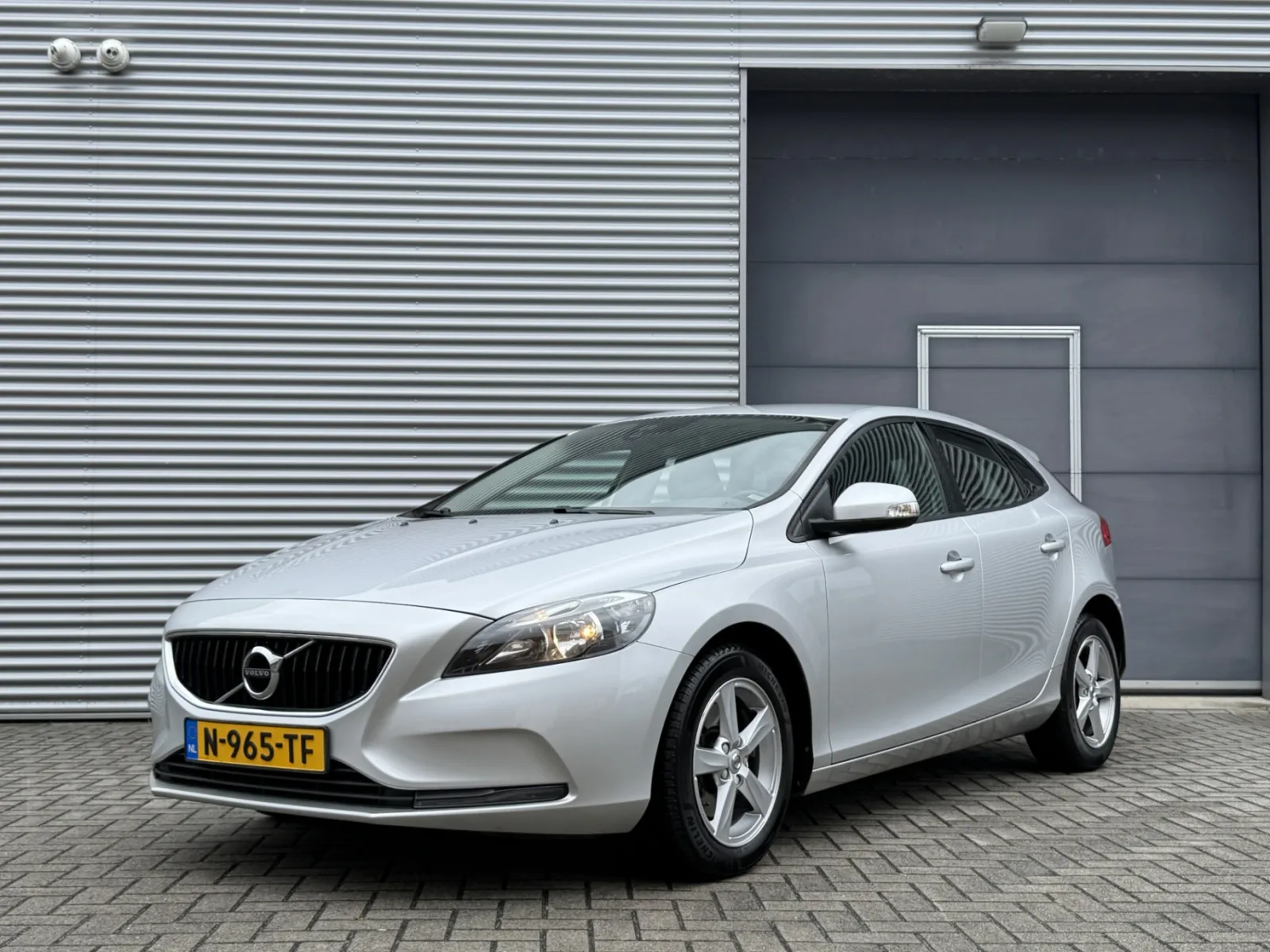 Volvo V40 (2018) — foto 1