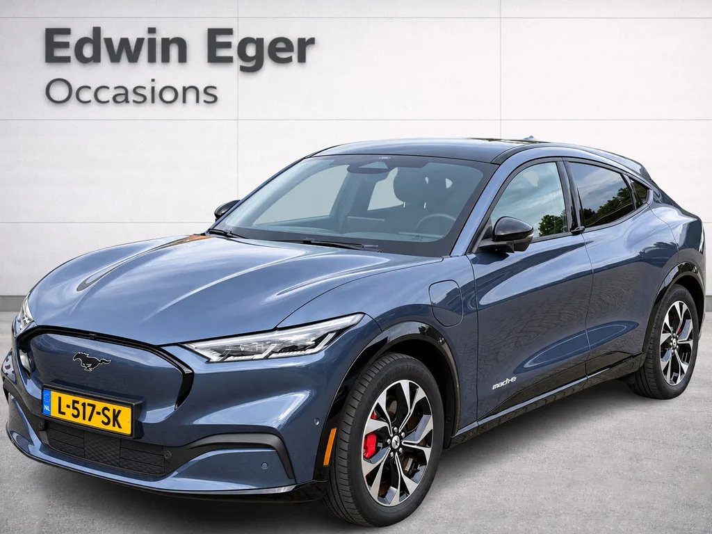 Ford Mustang Mach-E (2021) — foto 1
