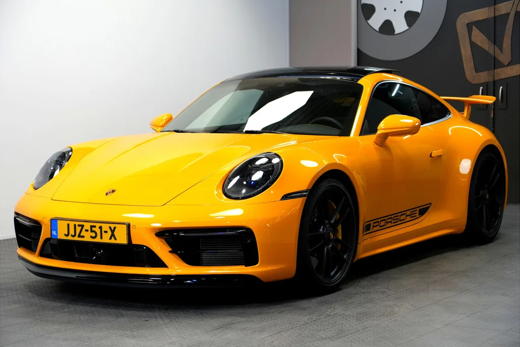 Porsche 911 (2023) — foto 1