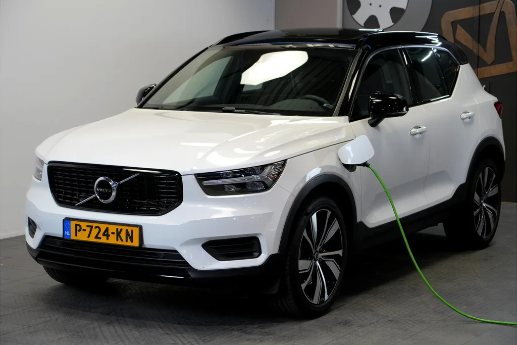 Volvo XC40 (2022) — foto 1
