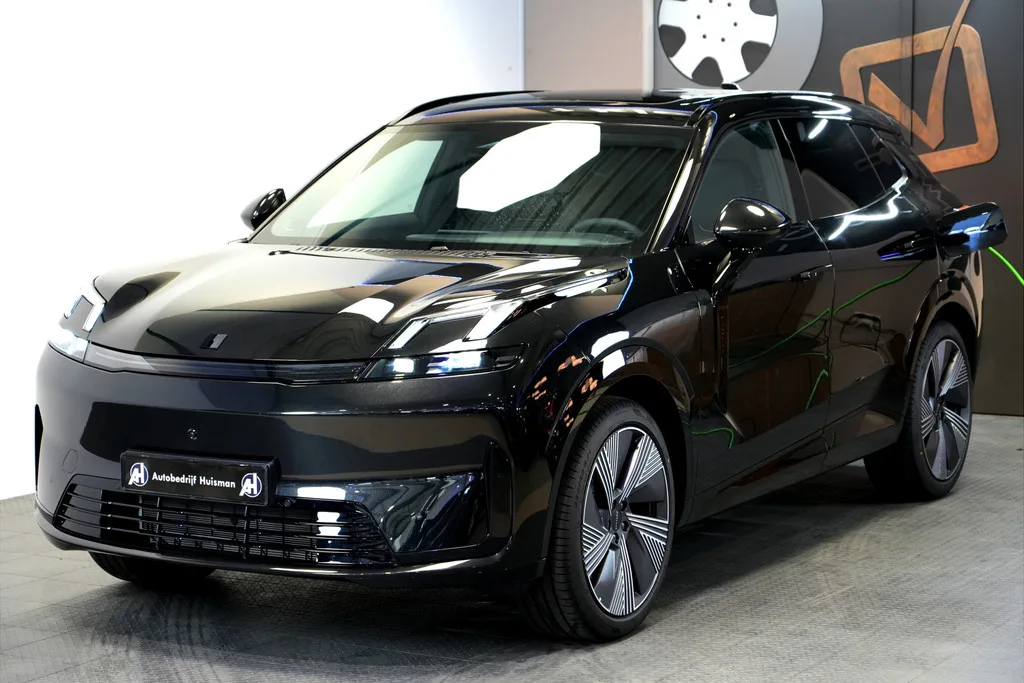 Lynk & Co 08 (2026) — foto 1