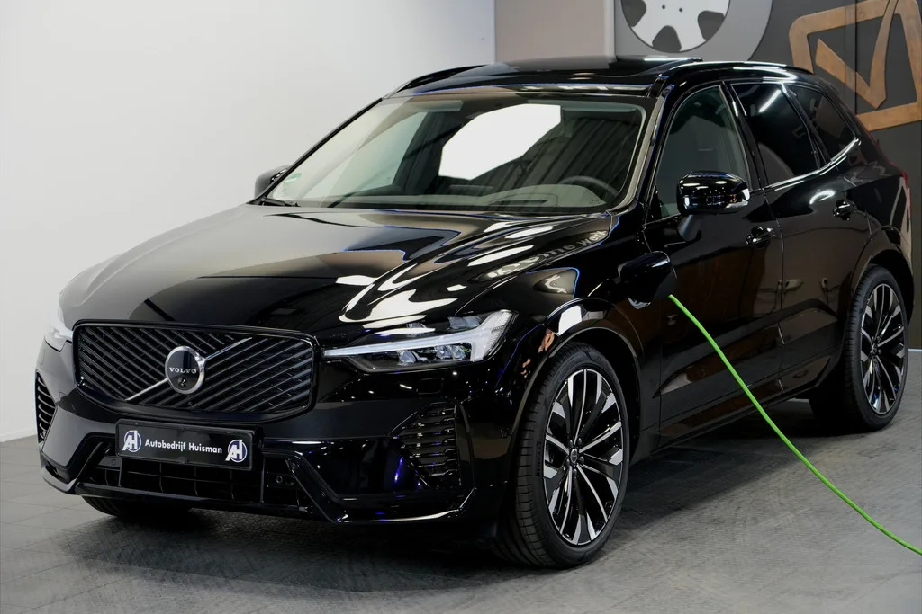 Volvo XC60 (2025) — foto 1