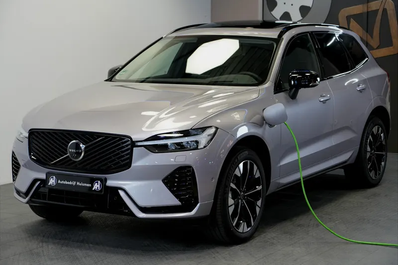 Volvo XC60 (2025)