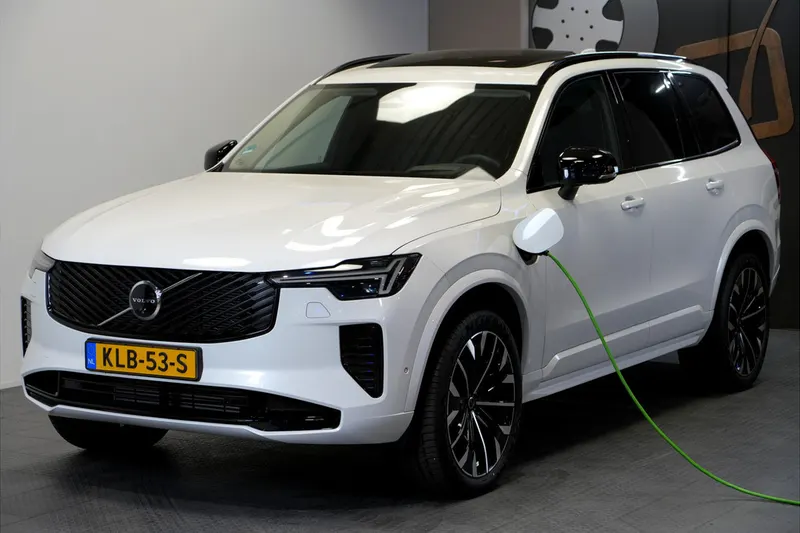 Volvo XC90 (2025)