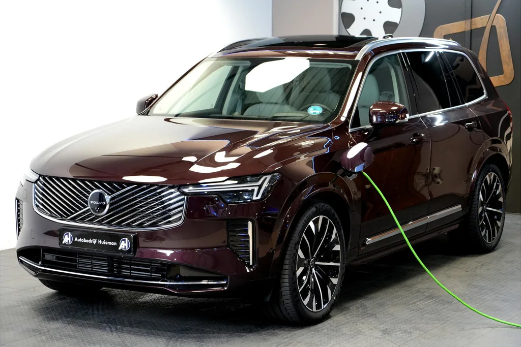 Volvo XC90 (2025) — foto 1
