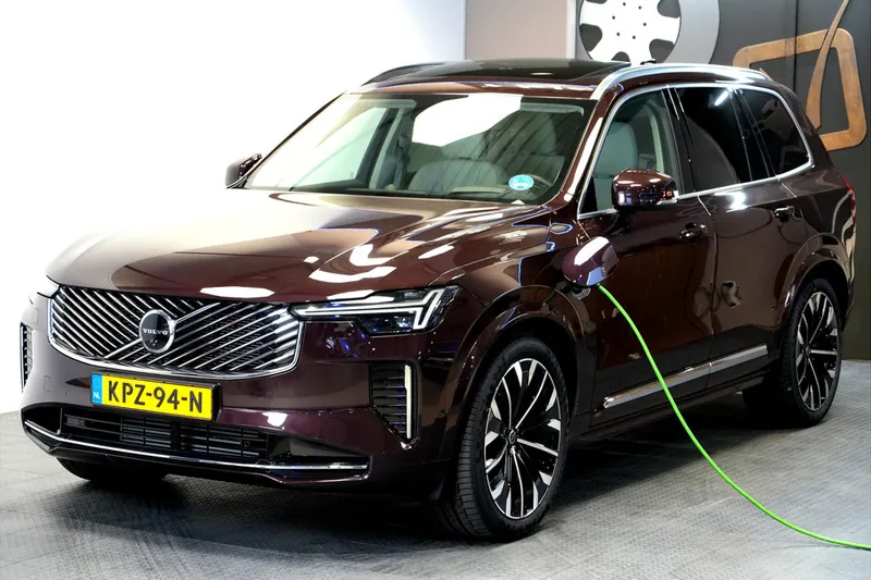 Volvo XC90 (2025)