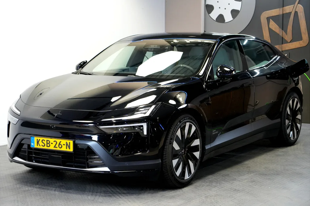 Polestar 4 (2024) — foto 1