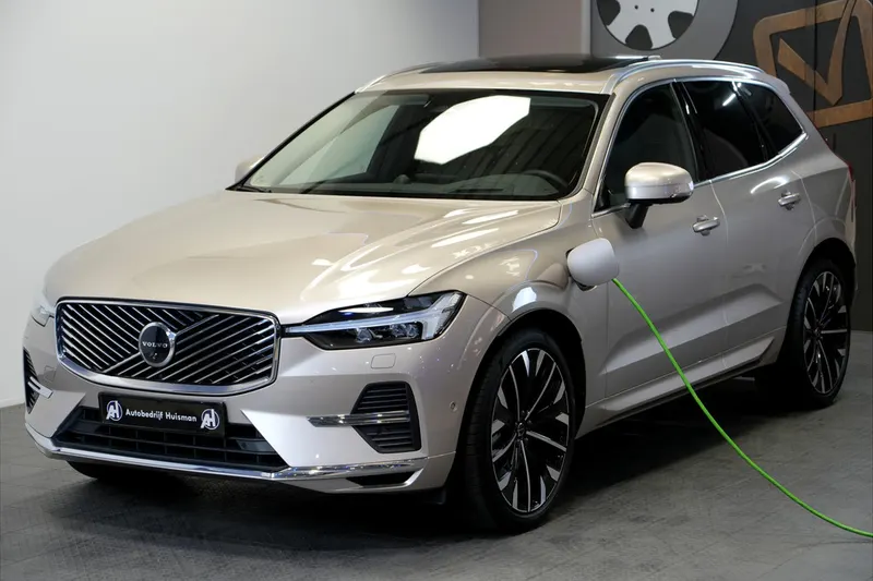 Volvo XC60 (2025)