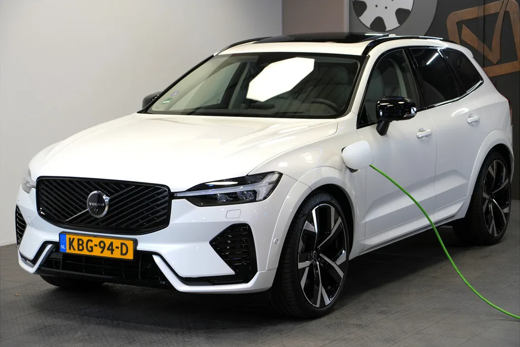 Volvo XC60 (2026) — foto 1