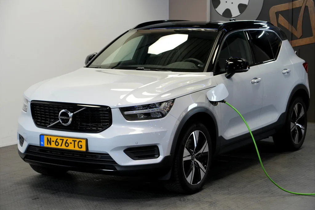 Volvo XC40 (2022) — foto 1