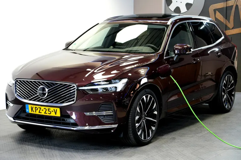 Volvo XC60 (2025)