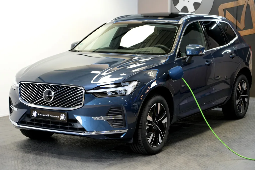 Volvo XC60 (2025) — foto 1
