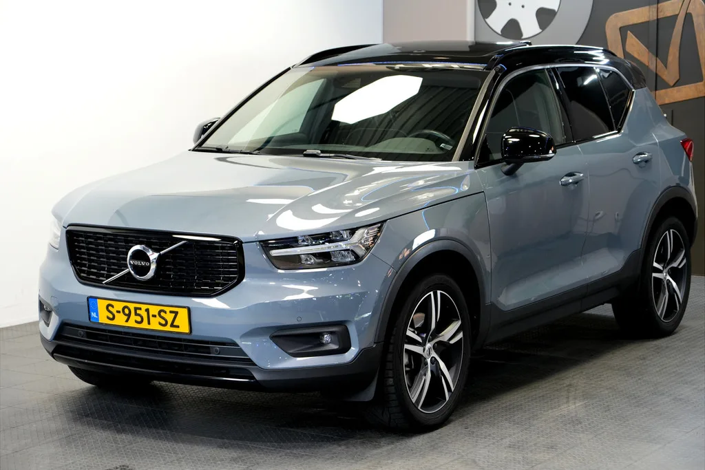 Volvo XC40 (2019) — foto 1