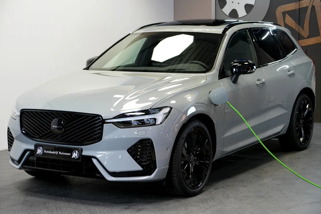 Volvo XC60 (2026) — foto 1