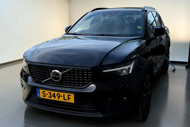 Volvo XC40 (2023)