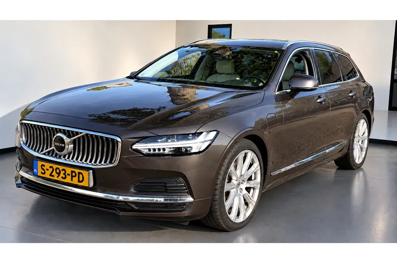 Volvo V90 (2023)