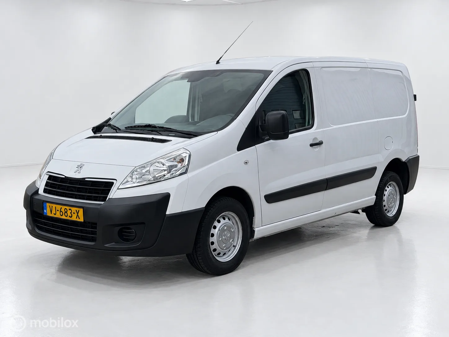 Peugeot Expert (2014) — foto 1