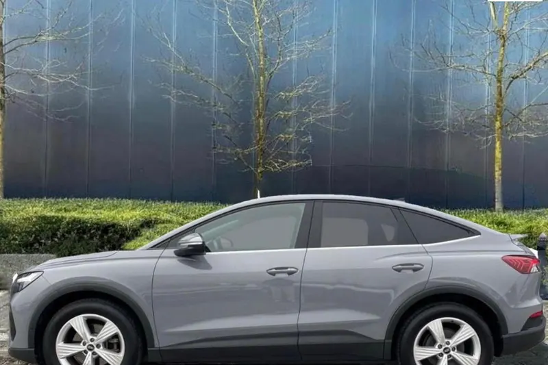 Audi Q4 e-tron (2023)