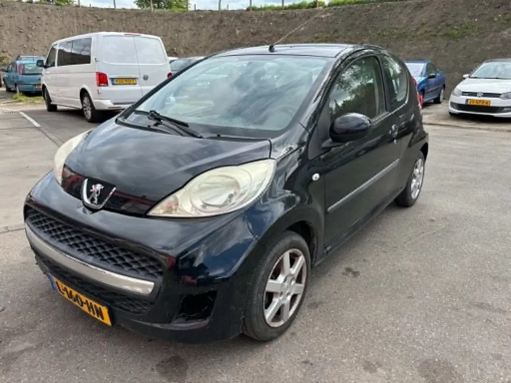 Peugeot 107 (2009) — foto 1