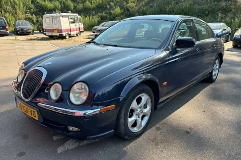 Jaguar S-Type (2001)