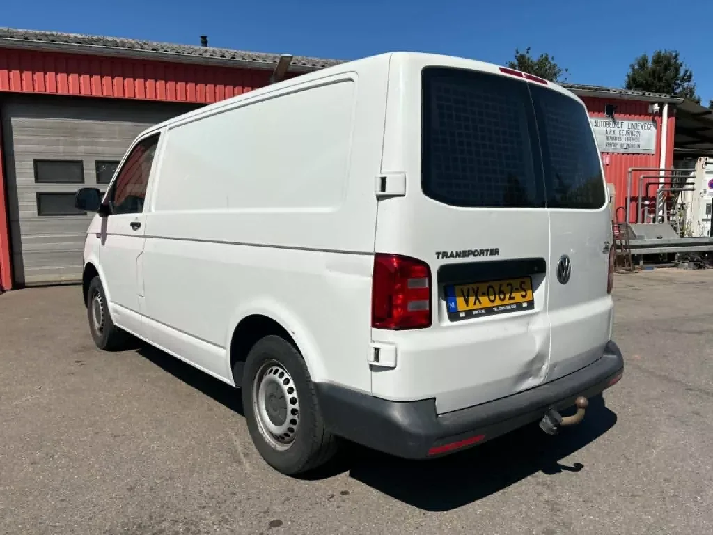 Volkswagen Transporter (2017) — foto 1