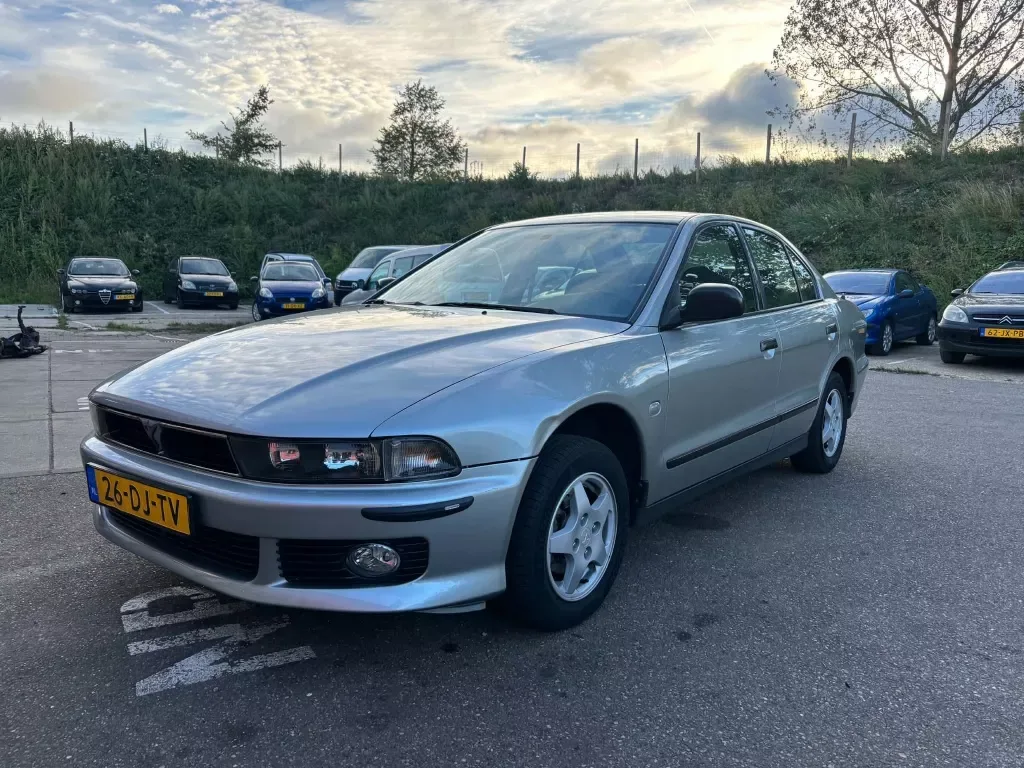 Mitsubishi Galant (1999) — foto 1