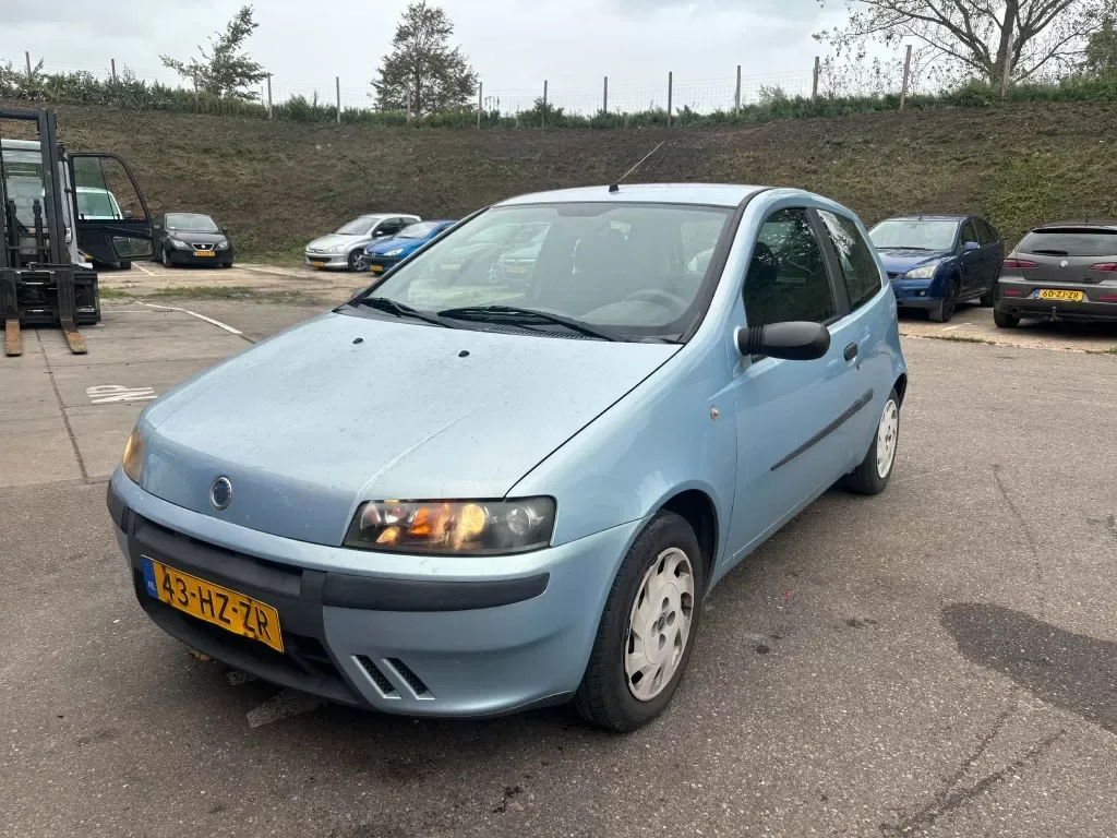 Fiat Punto (2002) — foto 1