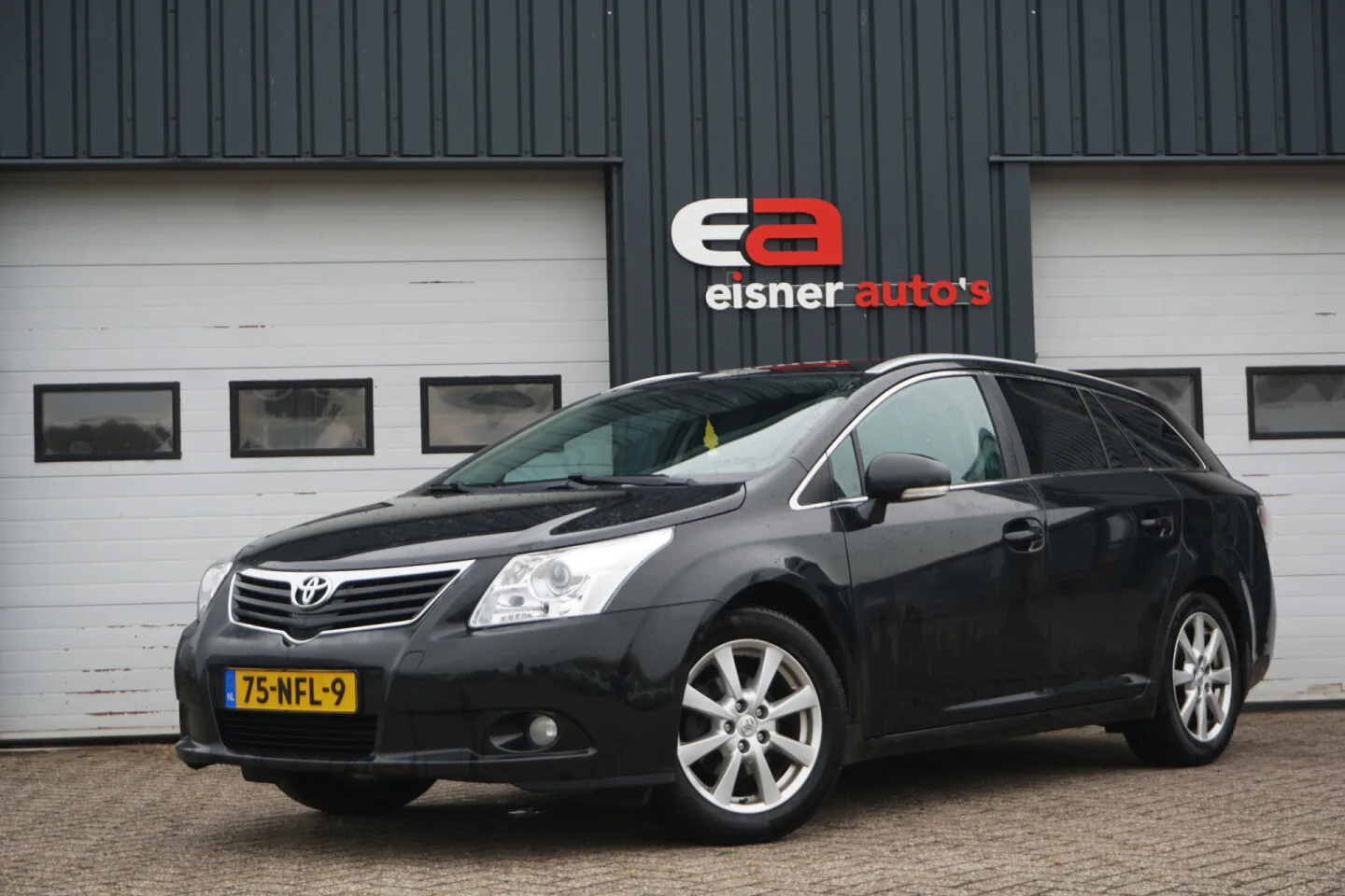 Toyota Avensis (2010) — foto 1