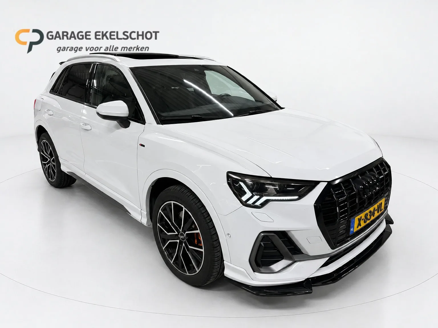 Audi Q3 (2018) — foto 1