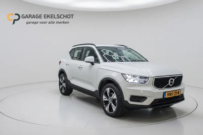 Volvo XC40 (2022)