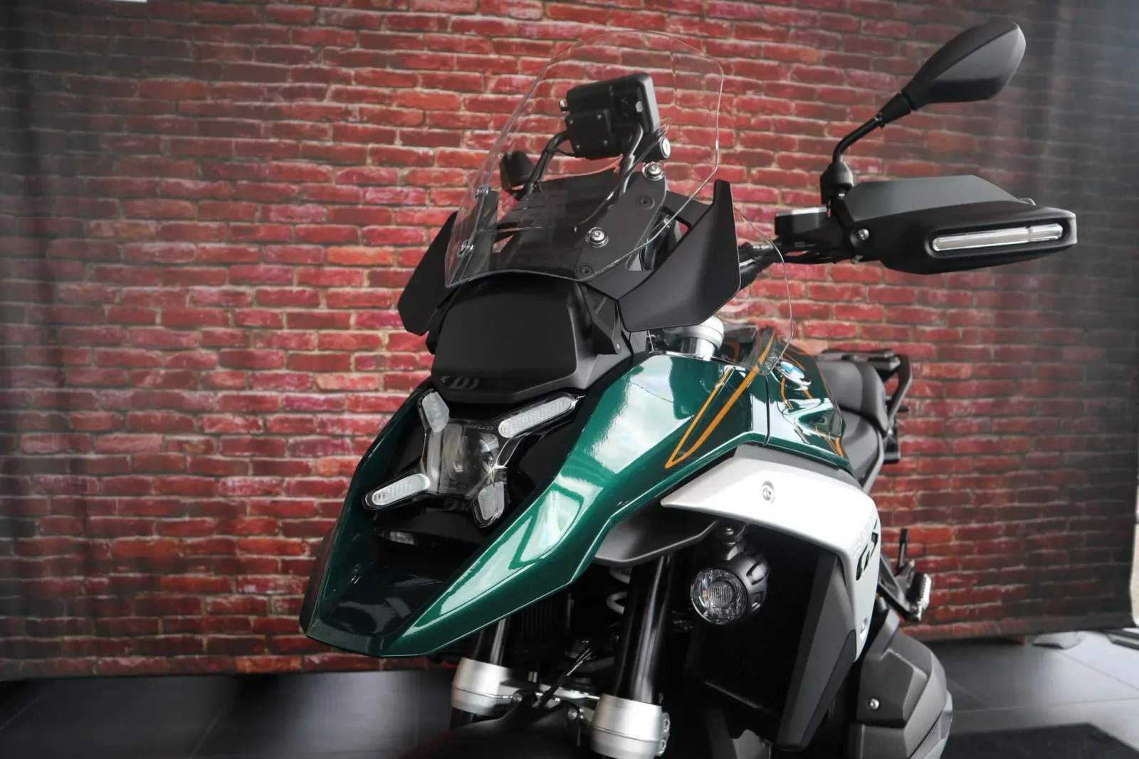 BMW R (2026) — foto 1