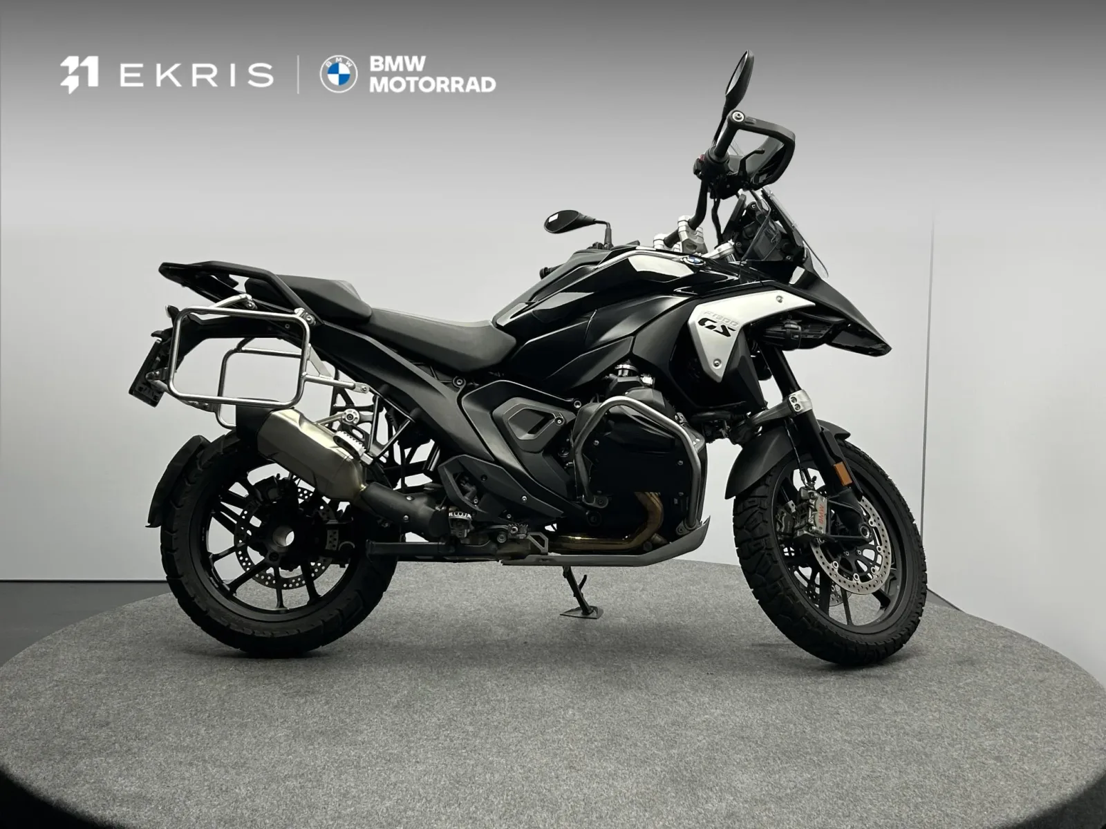 BMW R (2024) — foto 1