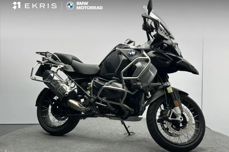 BMW R (2023)