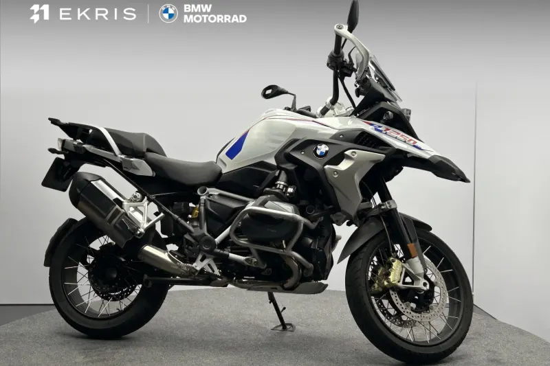 BMW R (2023)