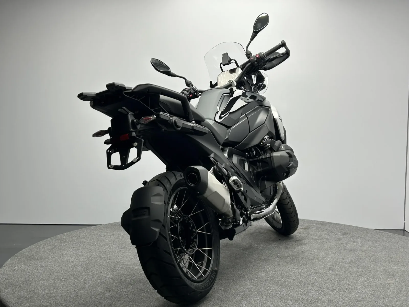 BMW R (2026) — foto 1