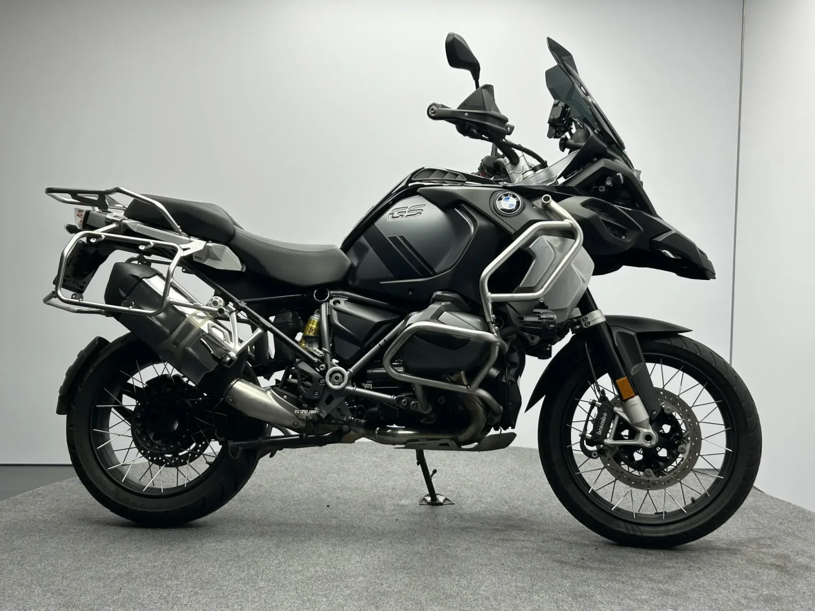 BMW R (2023) — foto 1