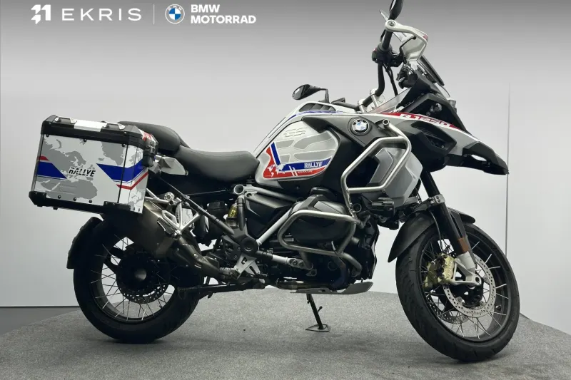 BMW R (2022)